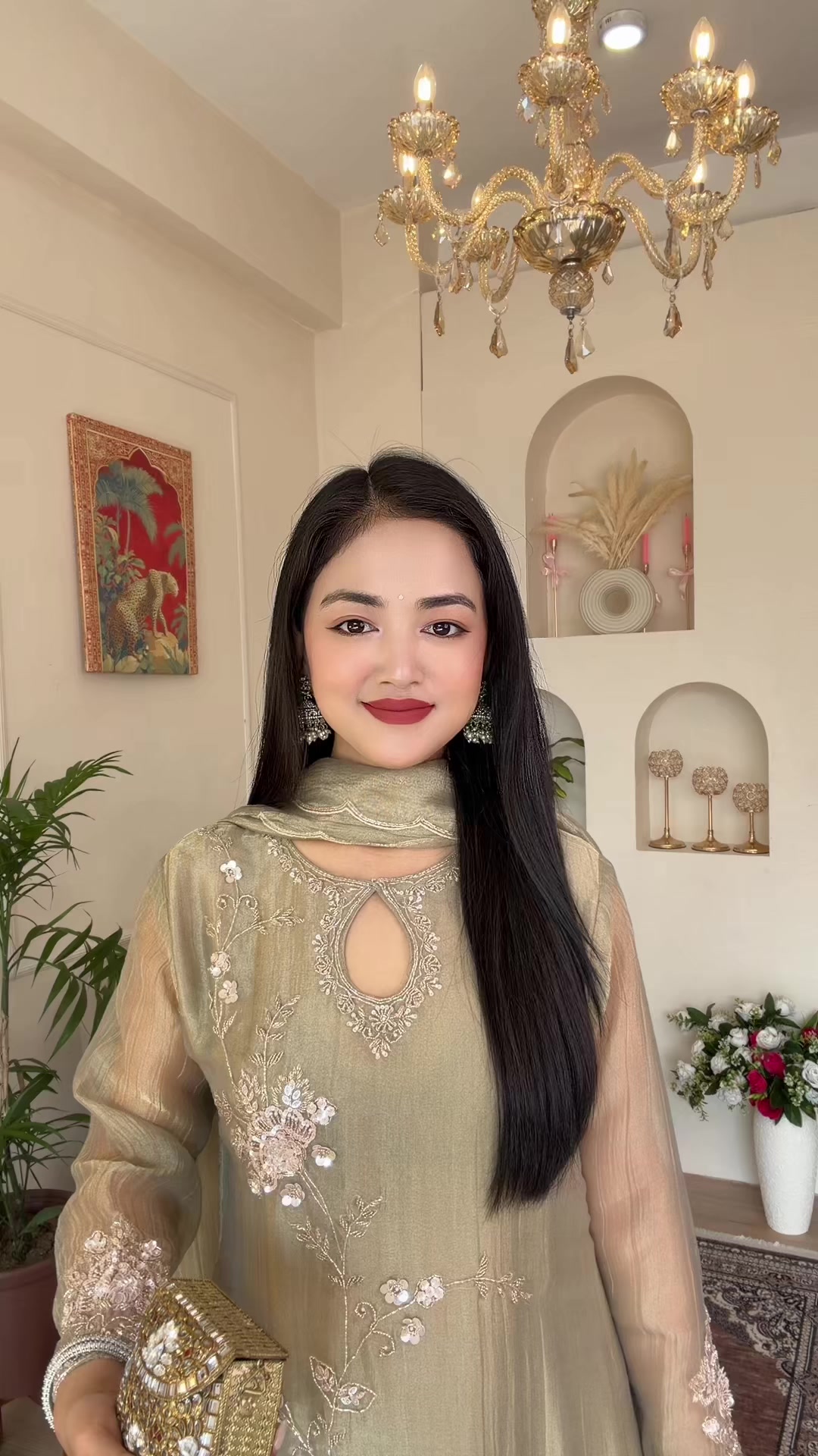 @Naina_TheAttire