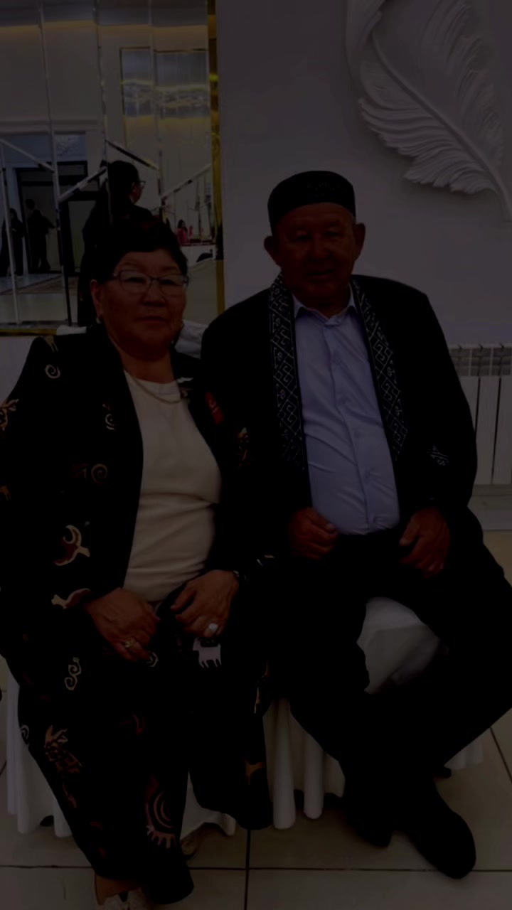 @𝓜𝓸𝓷𝔂𝓪 🇰🇿🇬🇧