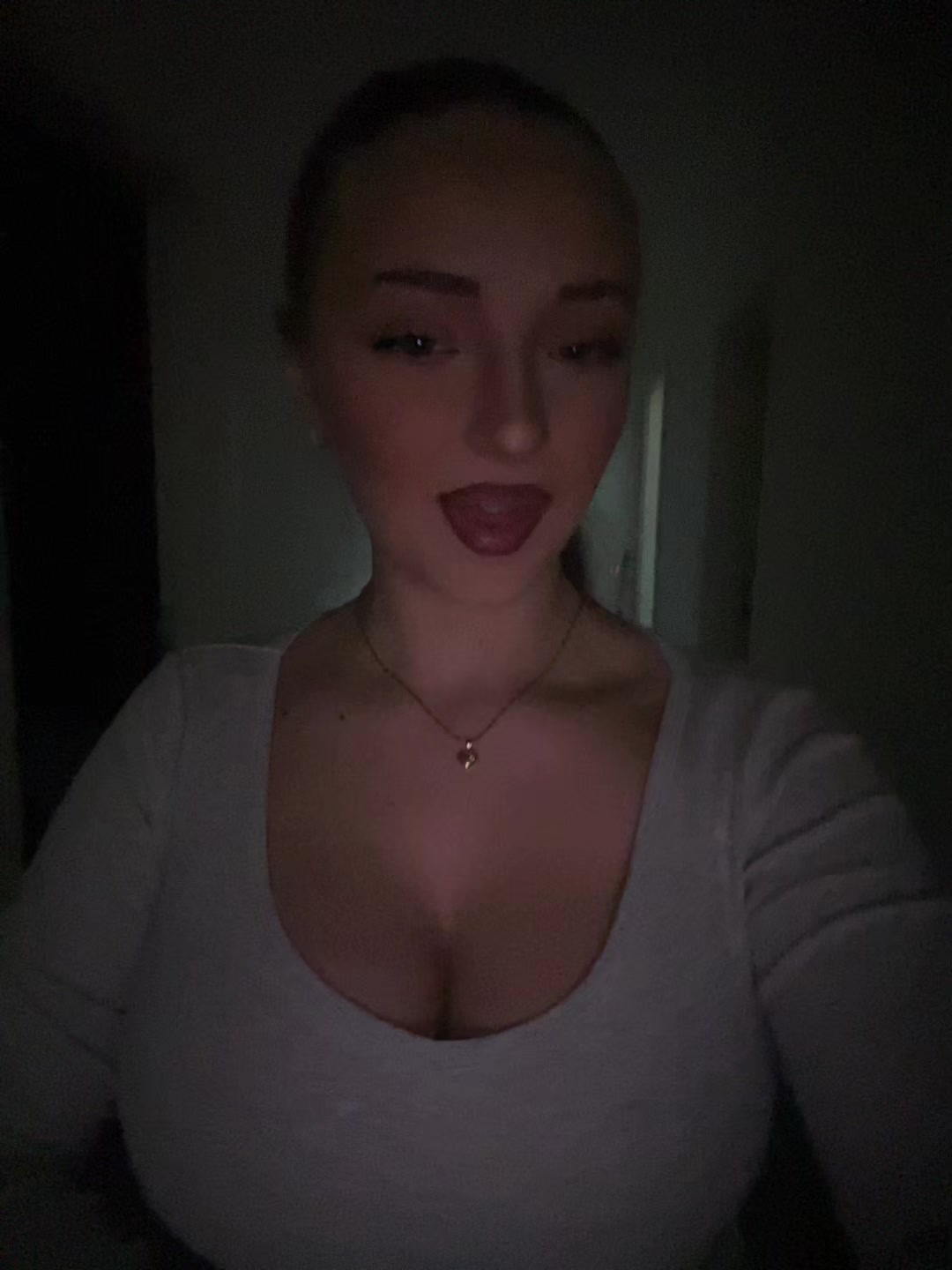 @e