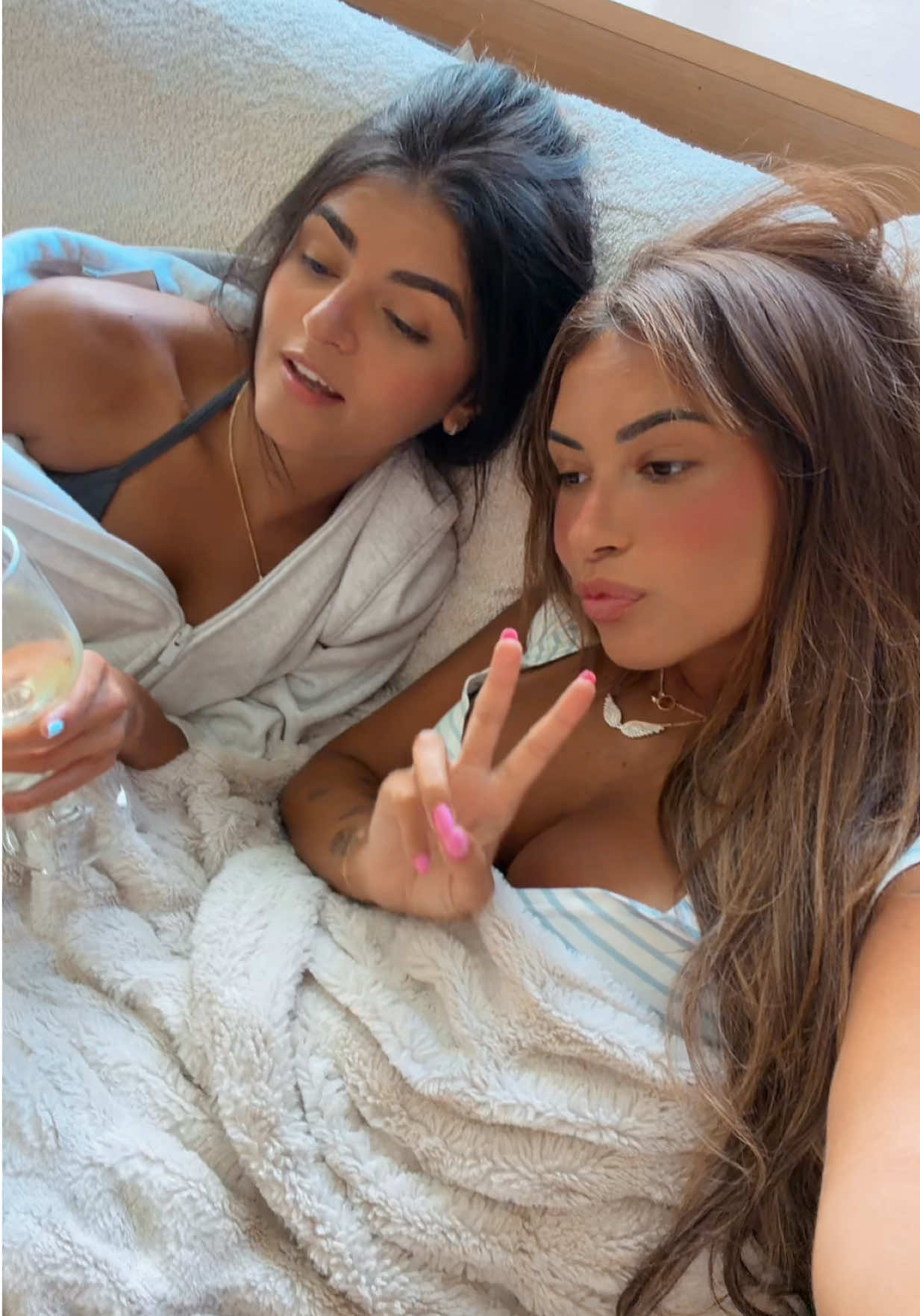 @gabriela moura