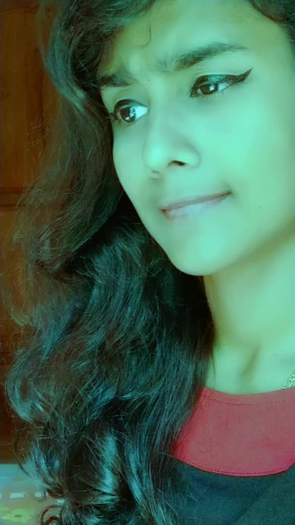 @d_i_m_p_l_e_queen_