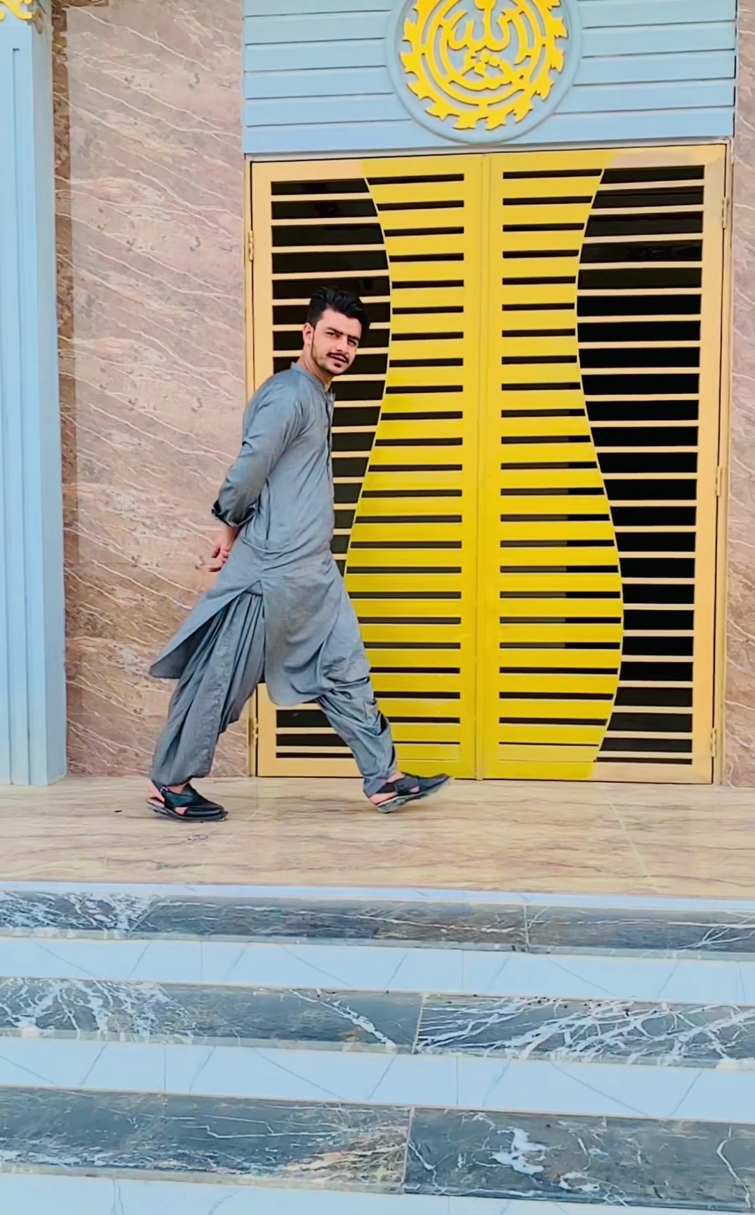 @SAIF KHAN❤️🥀