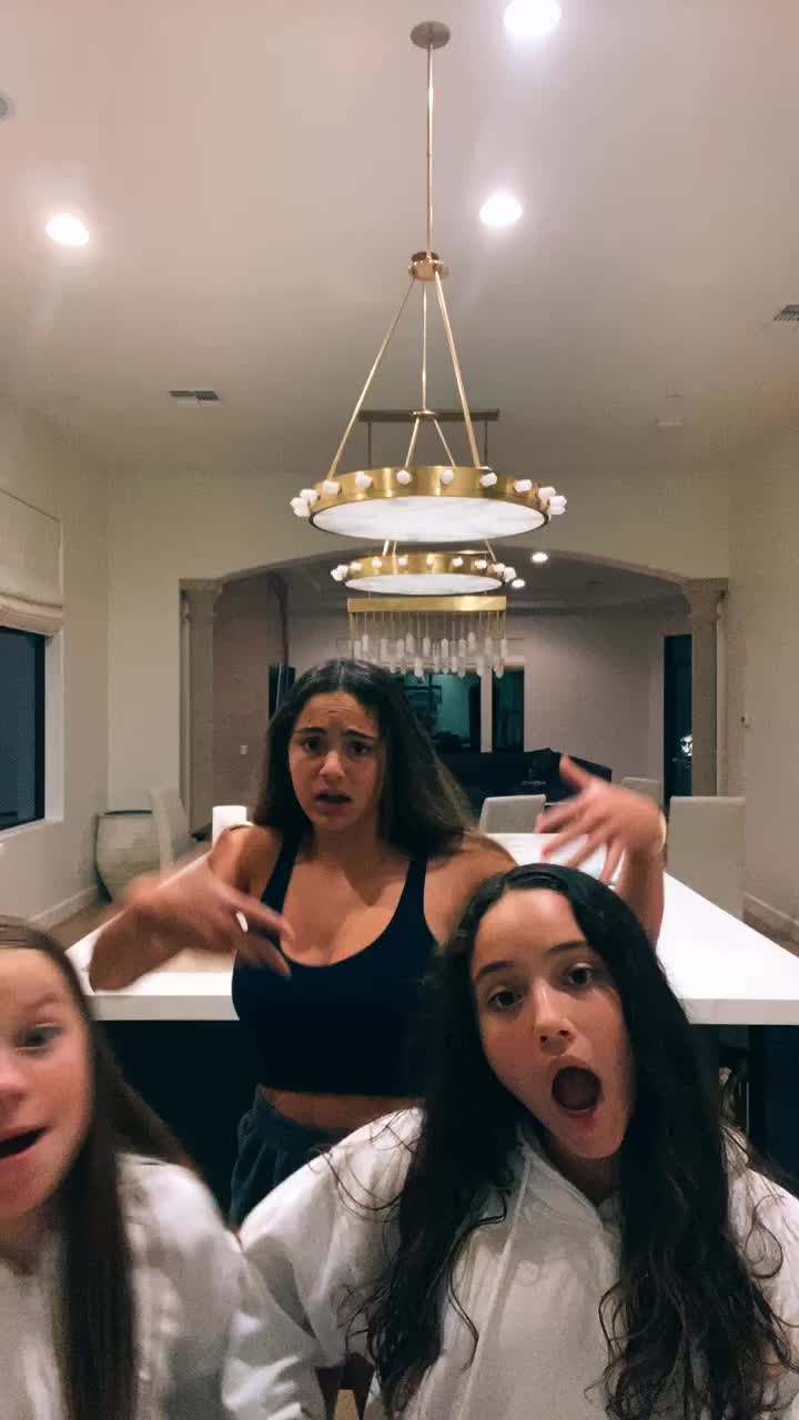@sarabellaharris