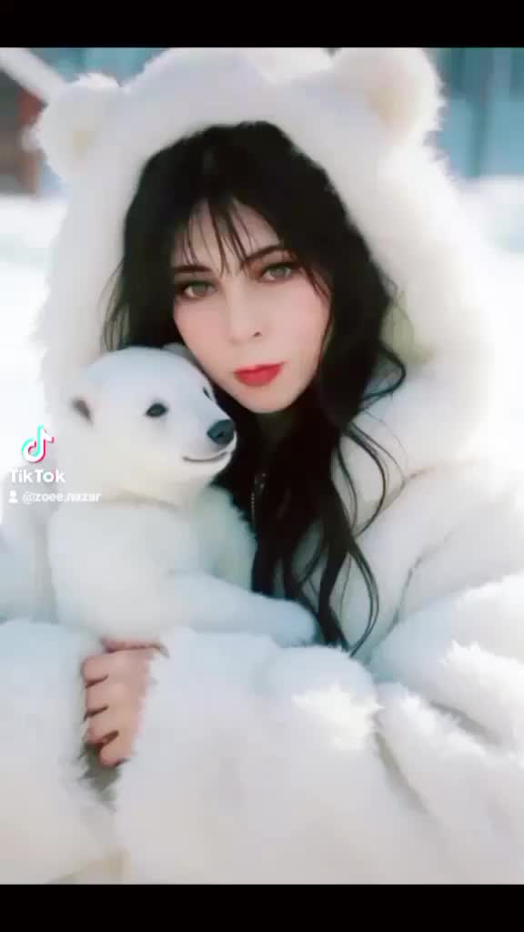 @ZoeeNazar
