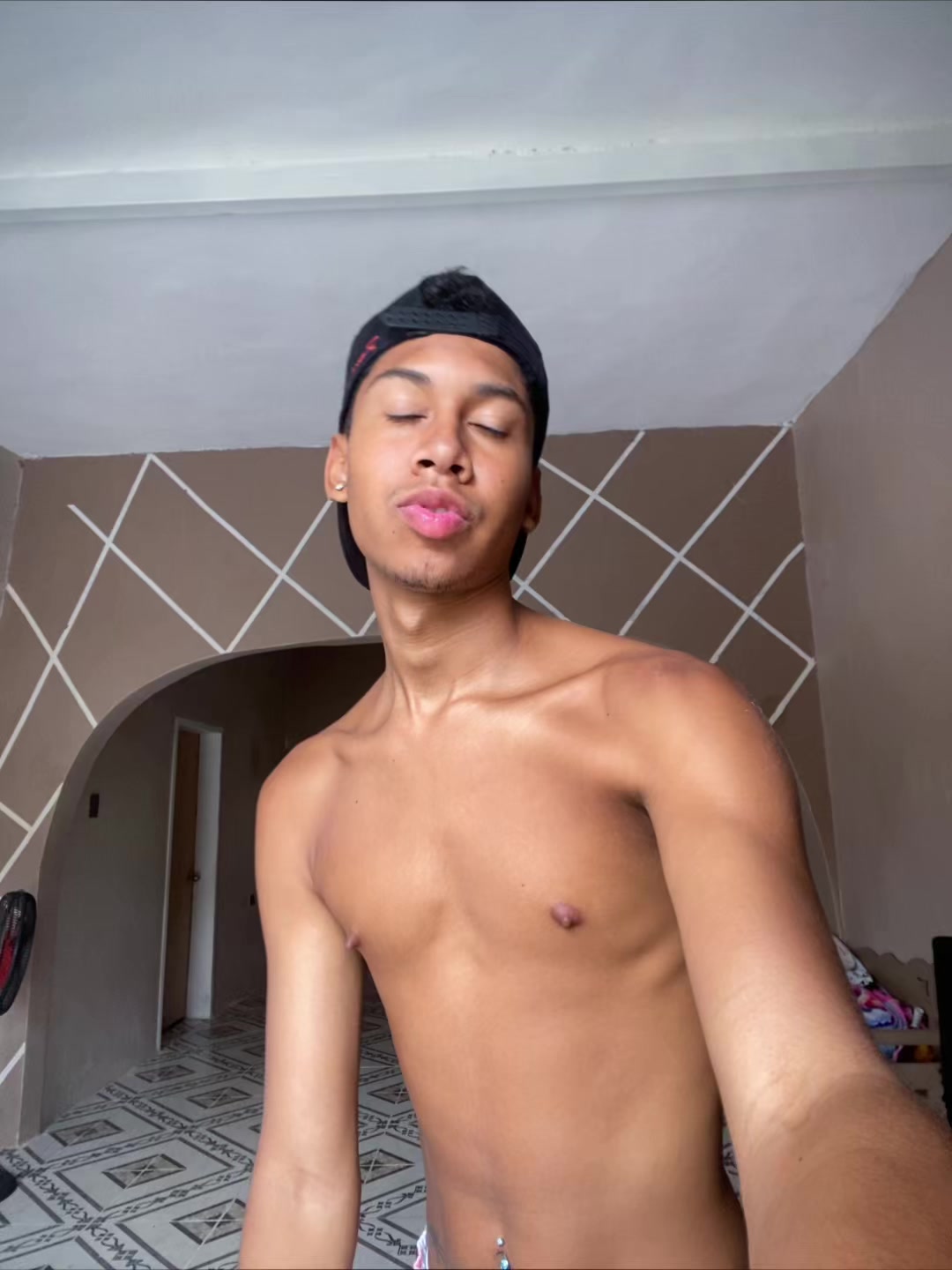 @️