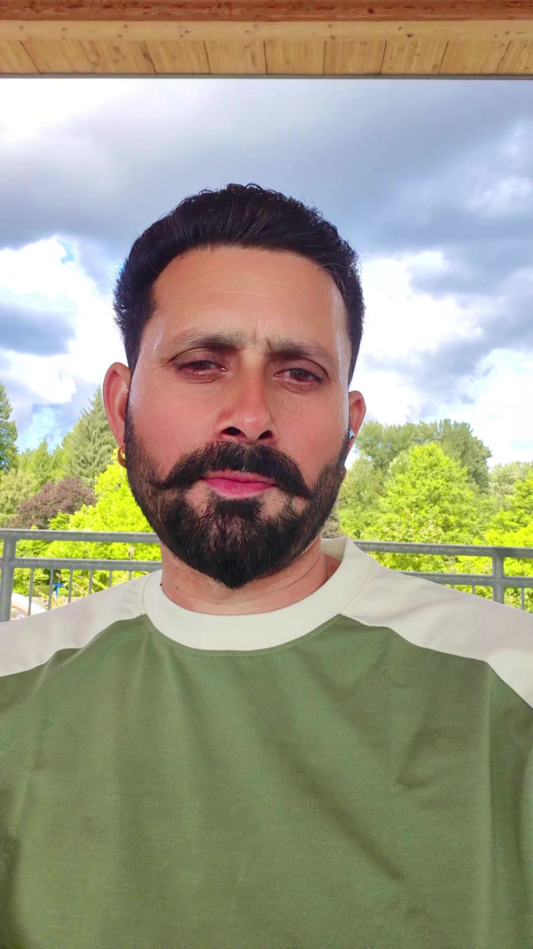 @Lucky ਮੁੰਡਾ 👍🍁🍁🍁SURREY
