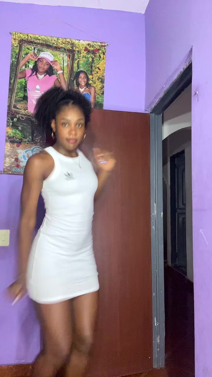 @🦋