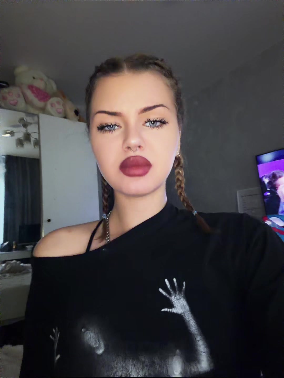 @_.viviixy