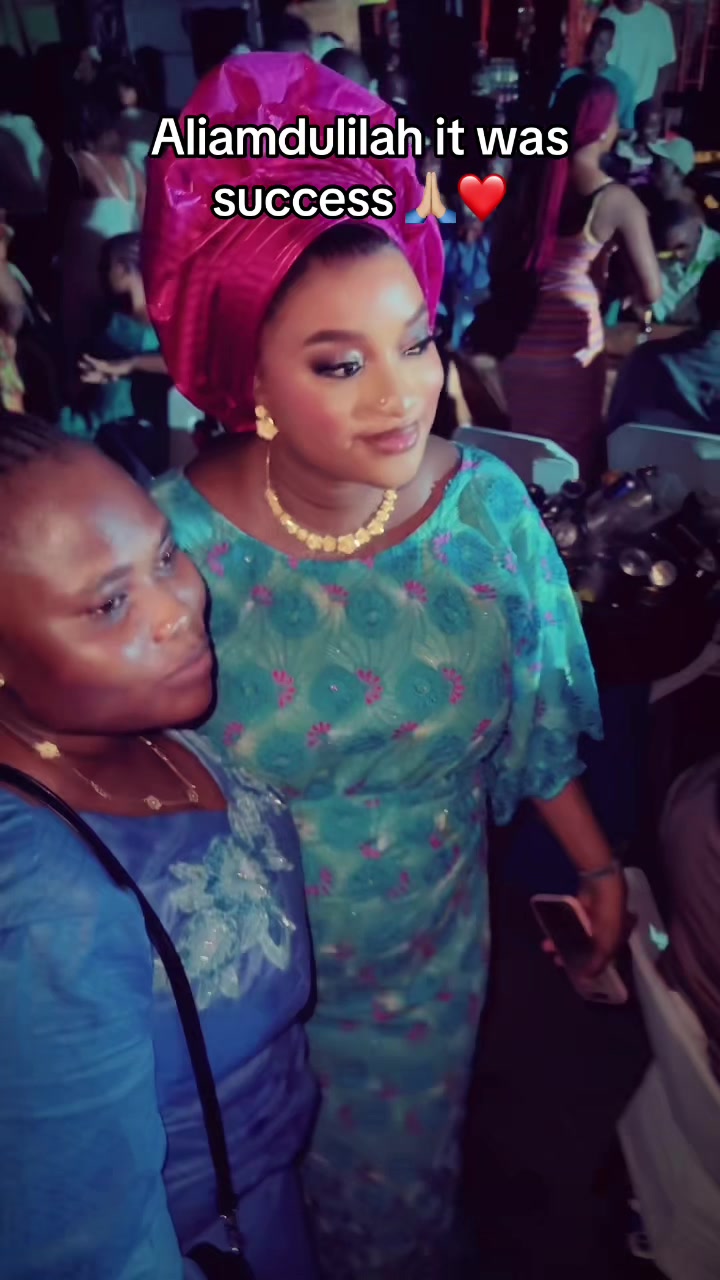 @Ateeyah and mum ❤️🥰❤️