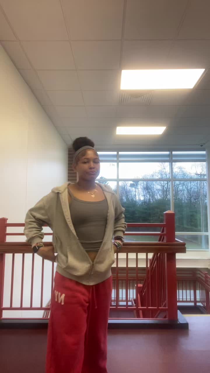 @adoreee.laura