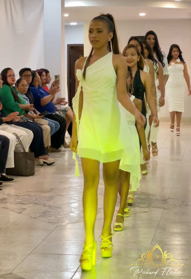 @RF Escuela De Misses 👑
