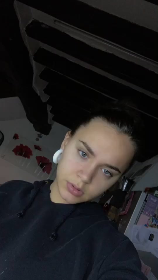 @Angélina
