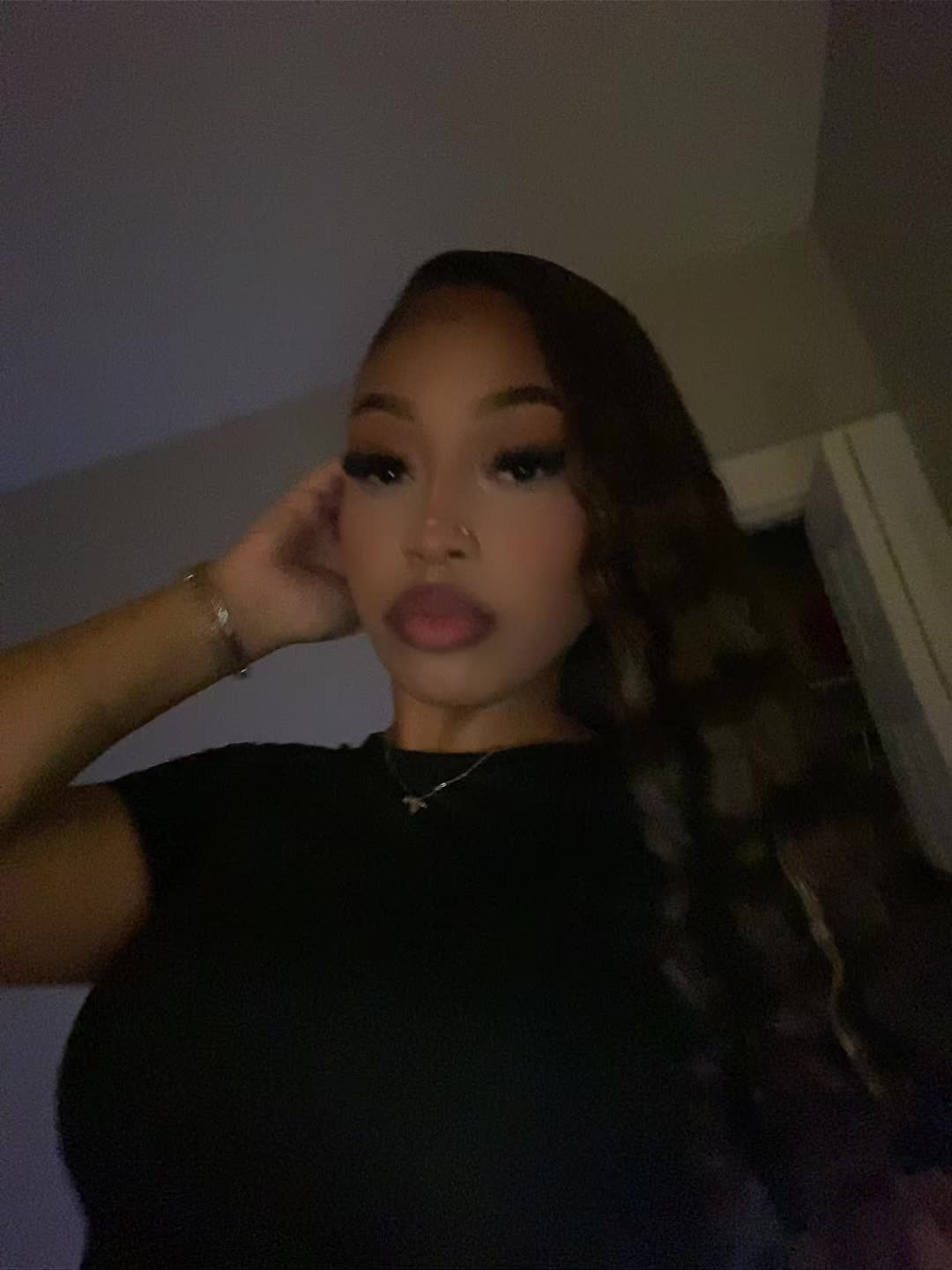 @⠀kyra lee🌹
