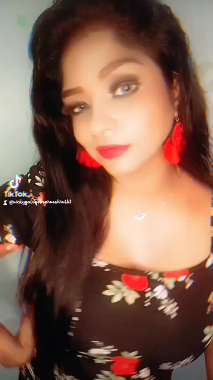 @VickyGal
