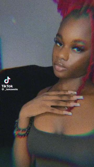 @mollyawele