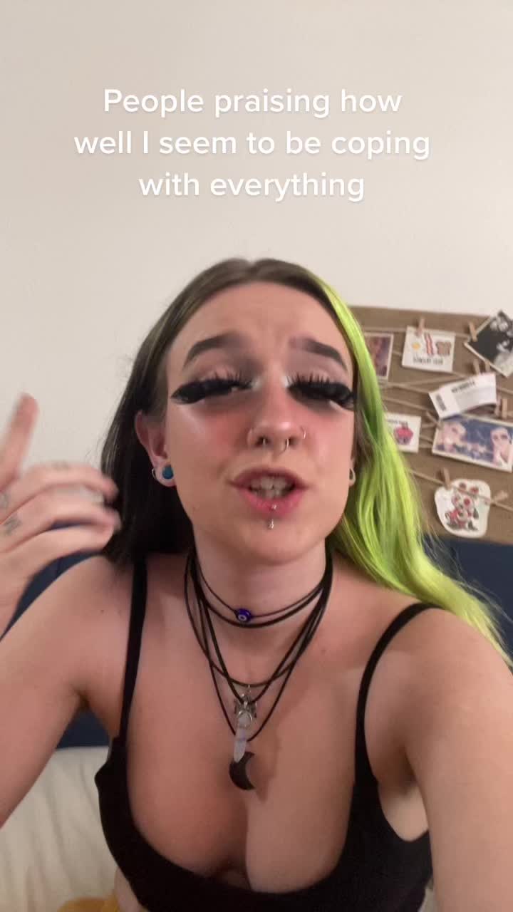 @Deadmothgirl