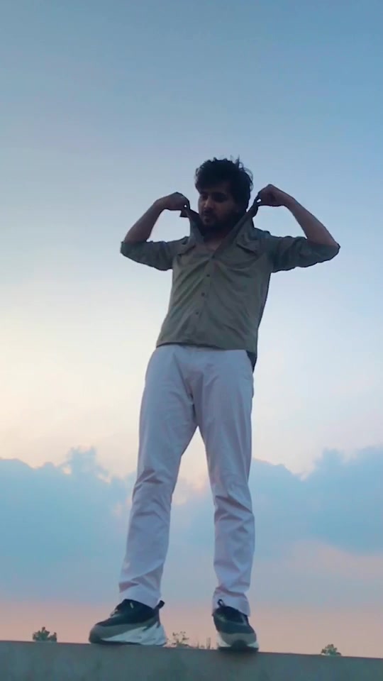 @TANISH SABARWAL🎭