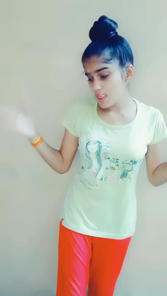 @SAKSHI __👑 SHARMA😘