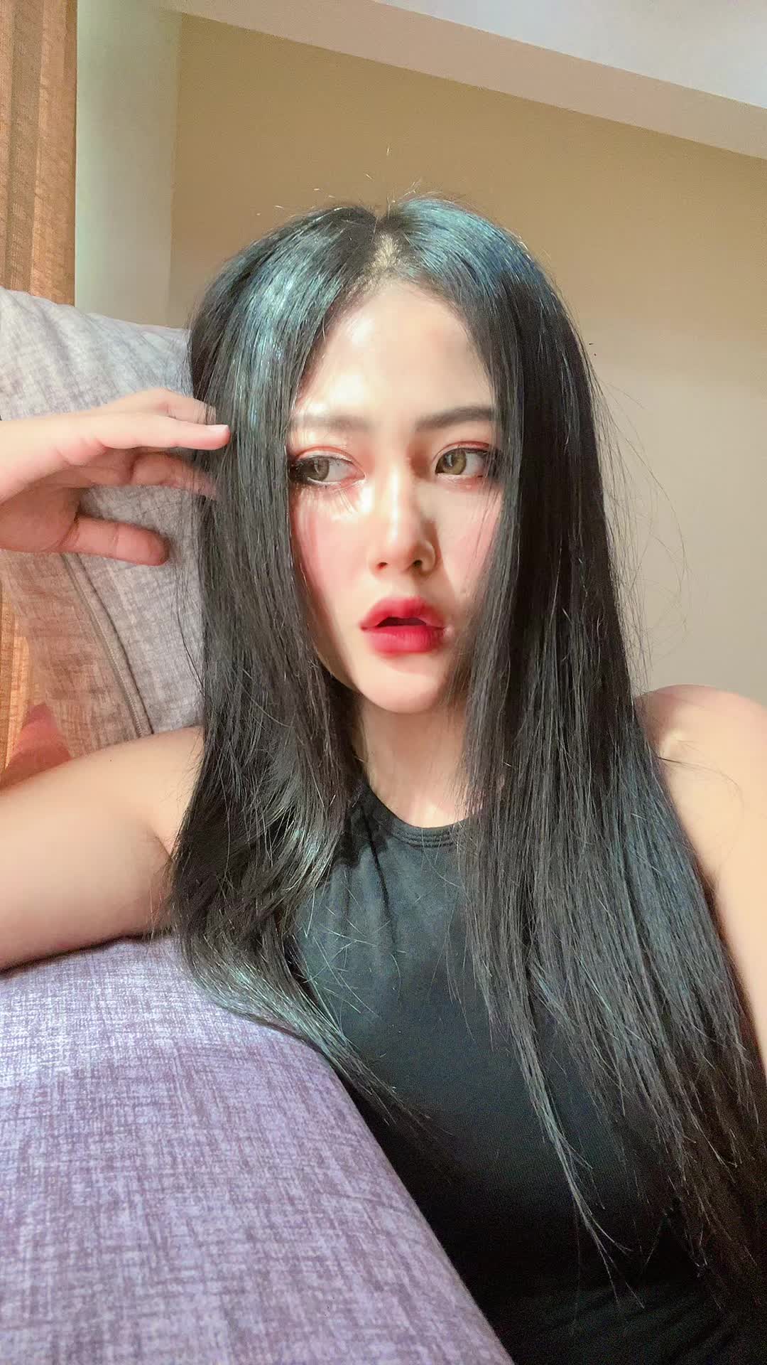 @Htet Eaint 🇲🇲🖤