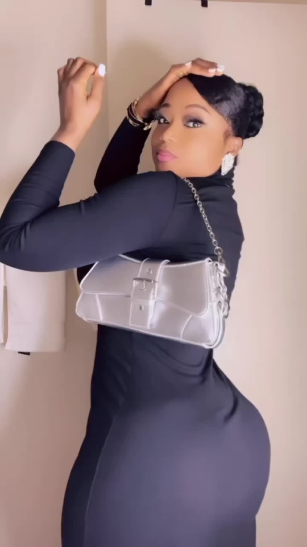 @ioio678900