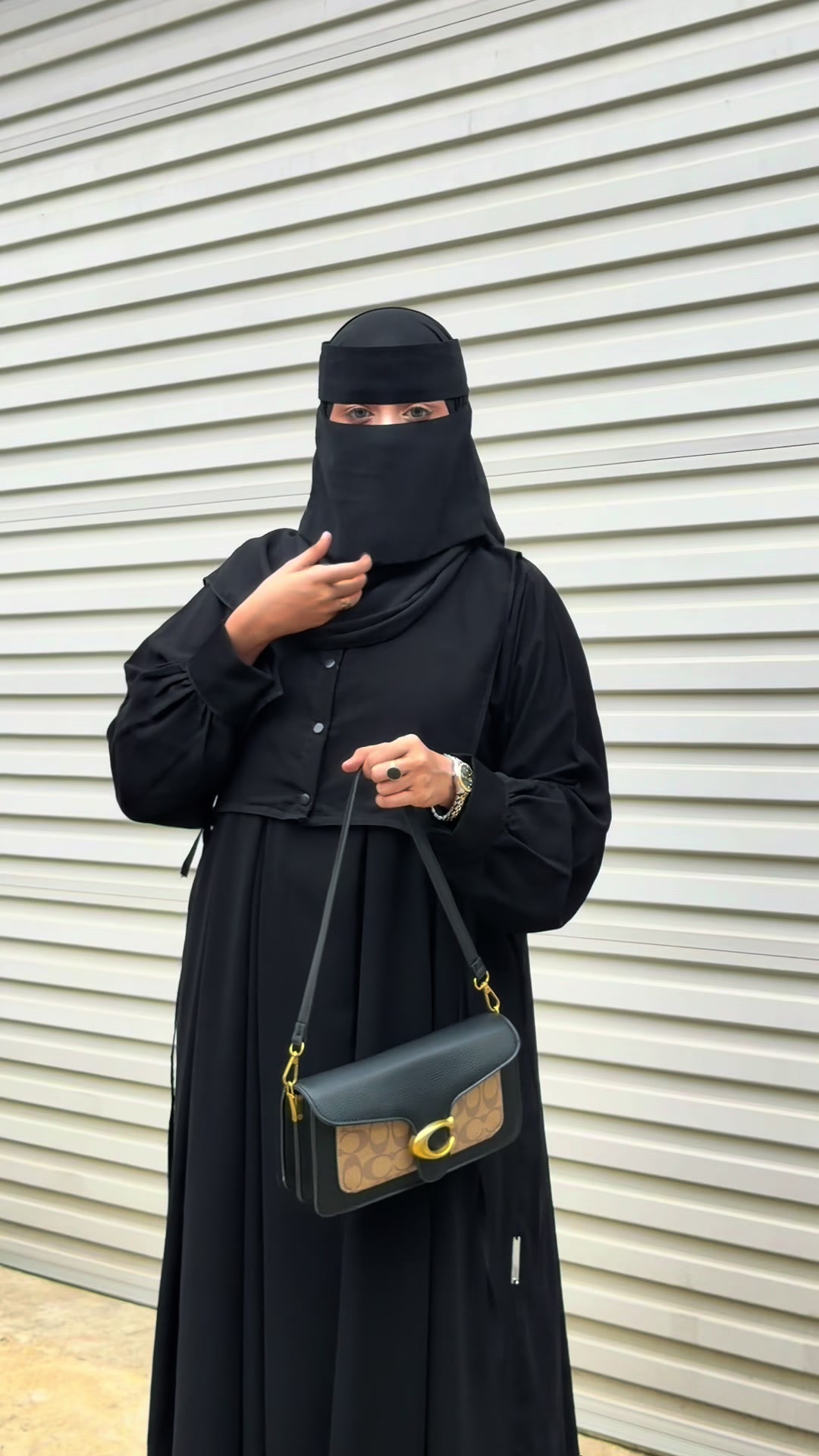 @lifeofaniqabii