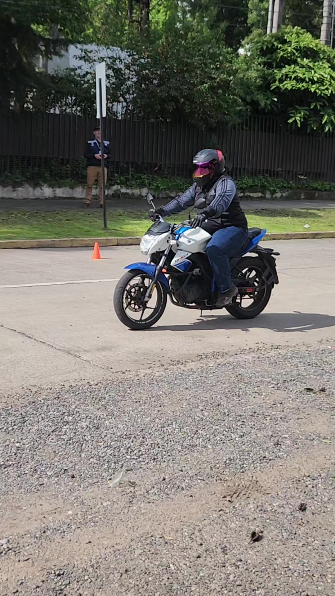 @CLASESDEMOTO.GIXXERMANIA