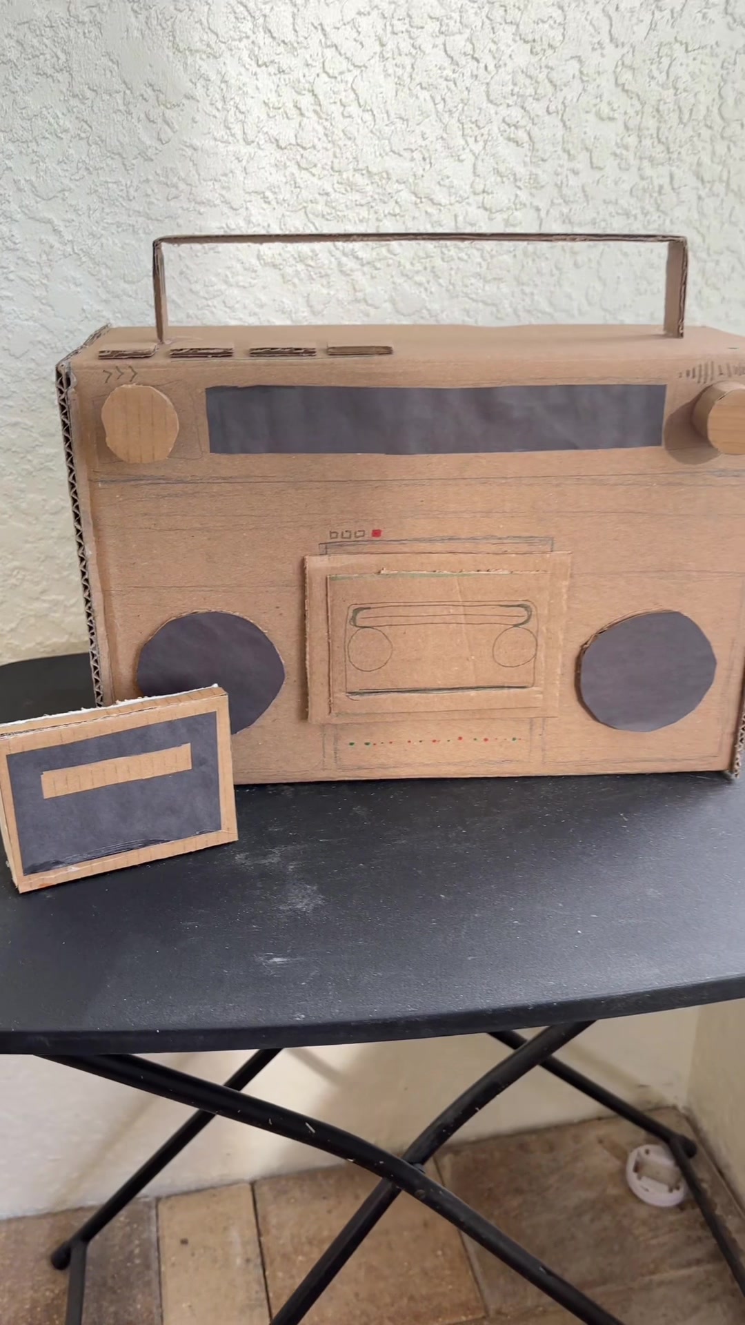 @Cardboard.Craftss