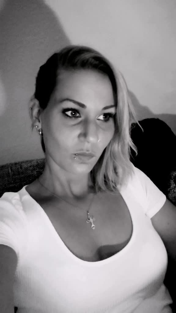 @Angiii