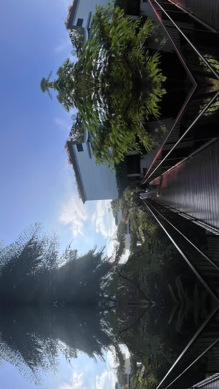 @Angelina Bali