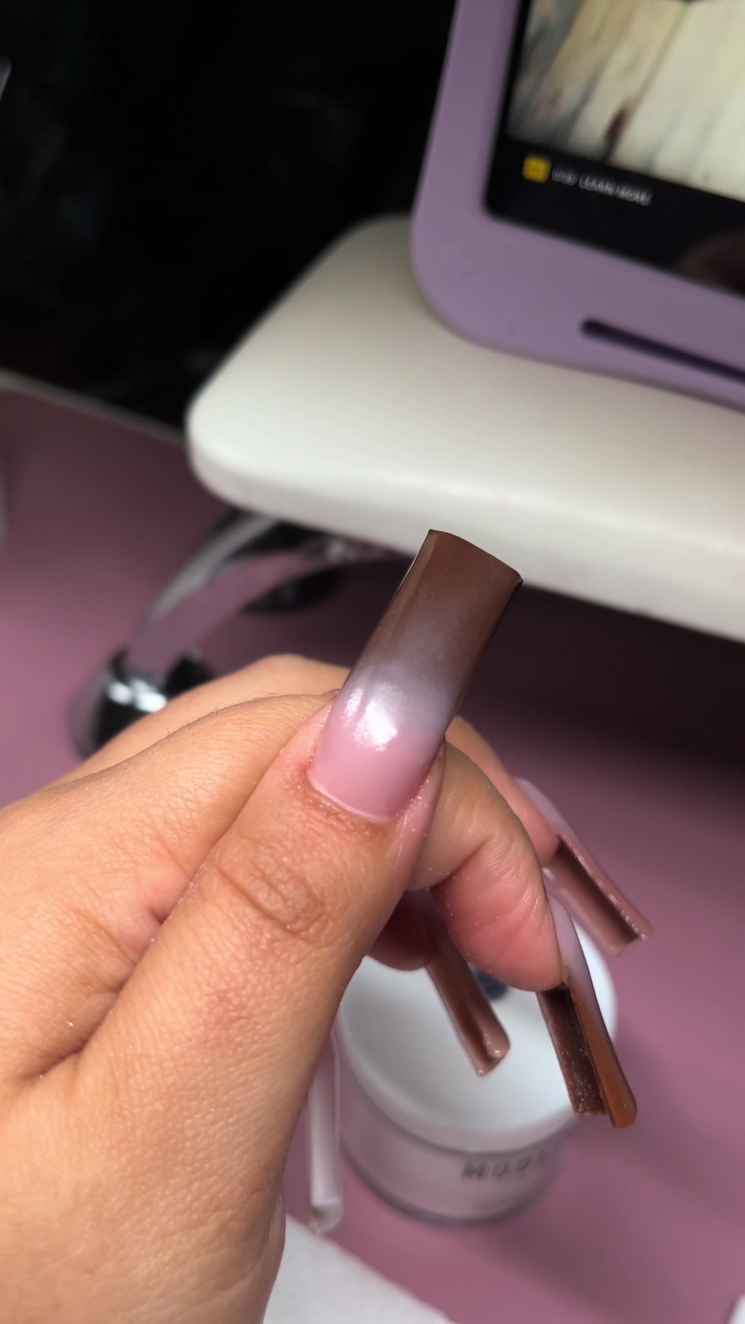 @_baddienailsxo