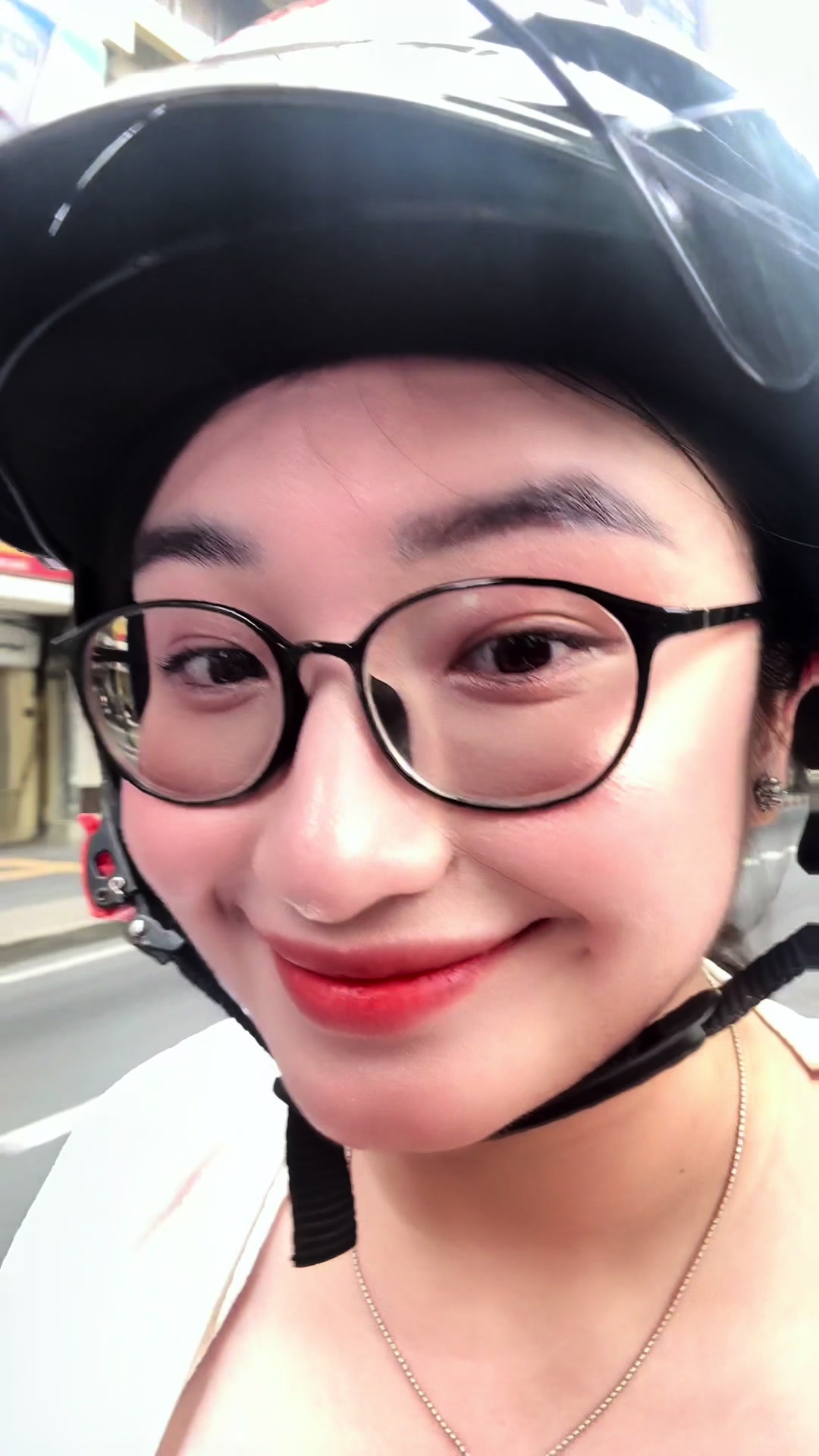 @Ho&agrave;ng Kim Jiinni n&egrave;