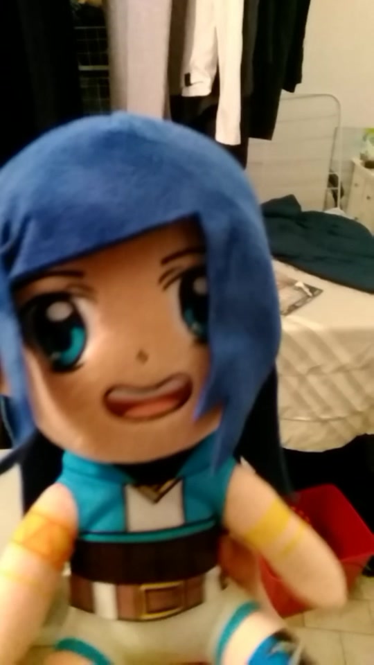 @Plushi_Eli