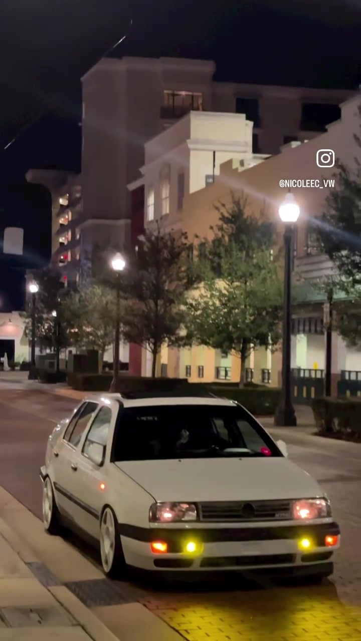 @nicolee_vw