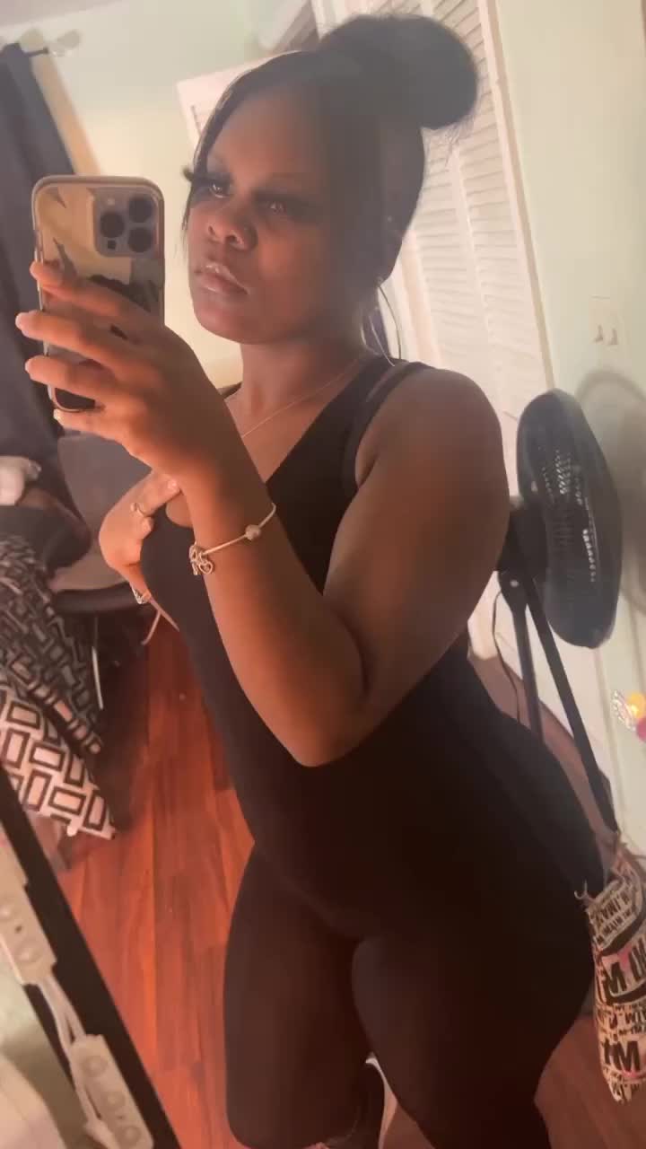 @TaniyahR