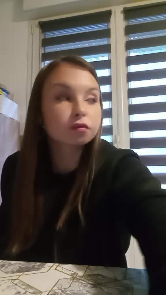 @Céline-line