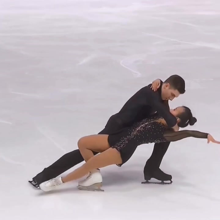 @pairfigureskating