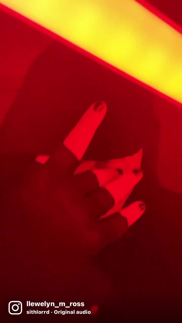 @elynsworldz