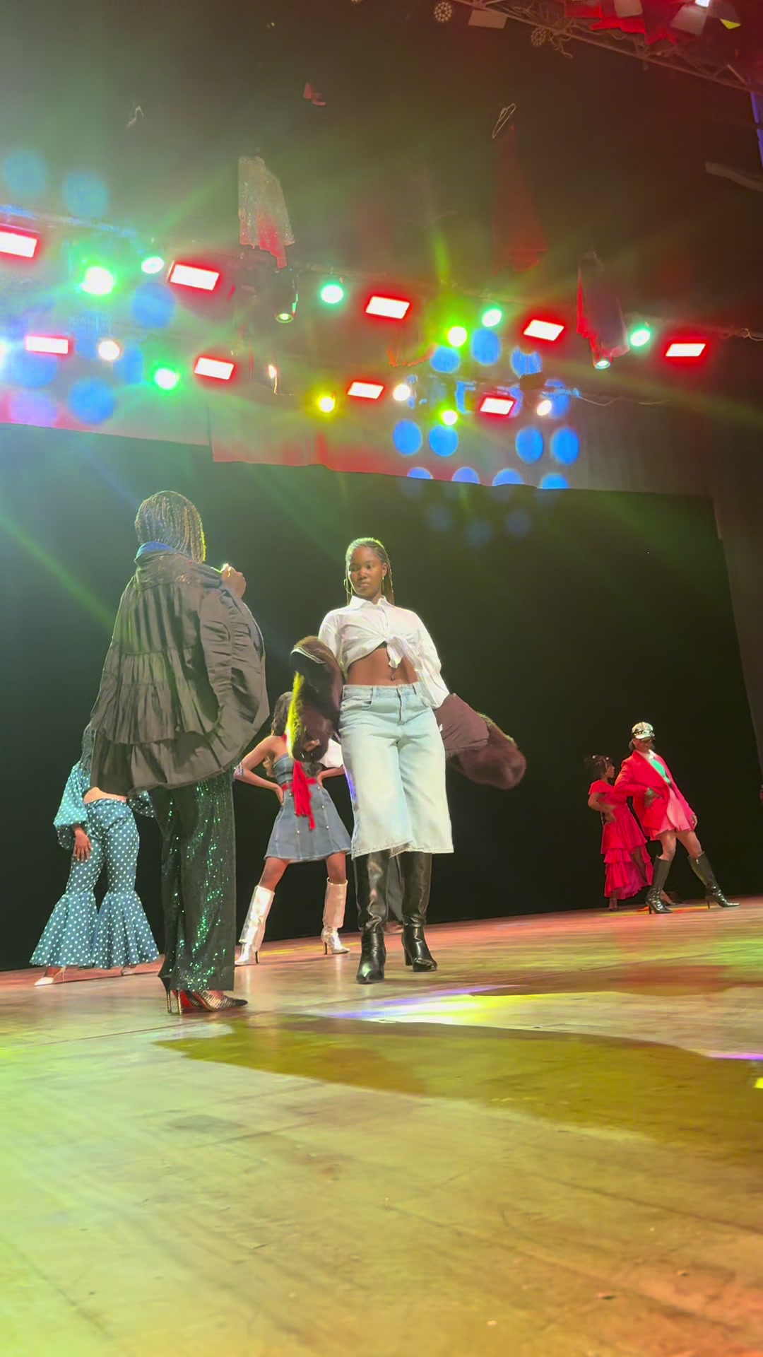 @viviesdancetheatre