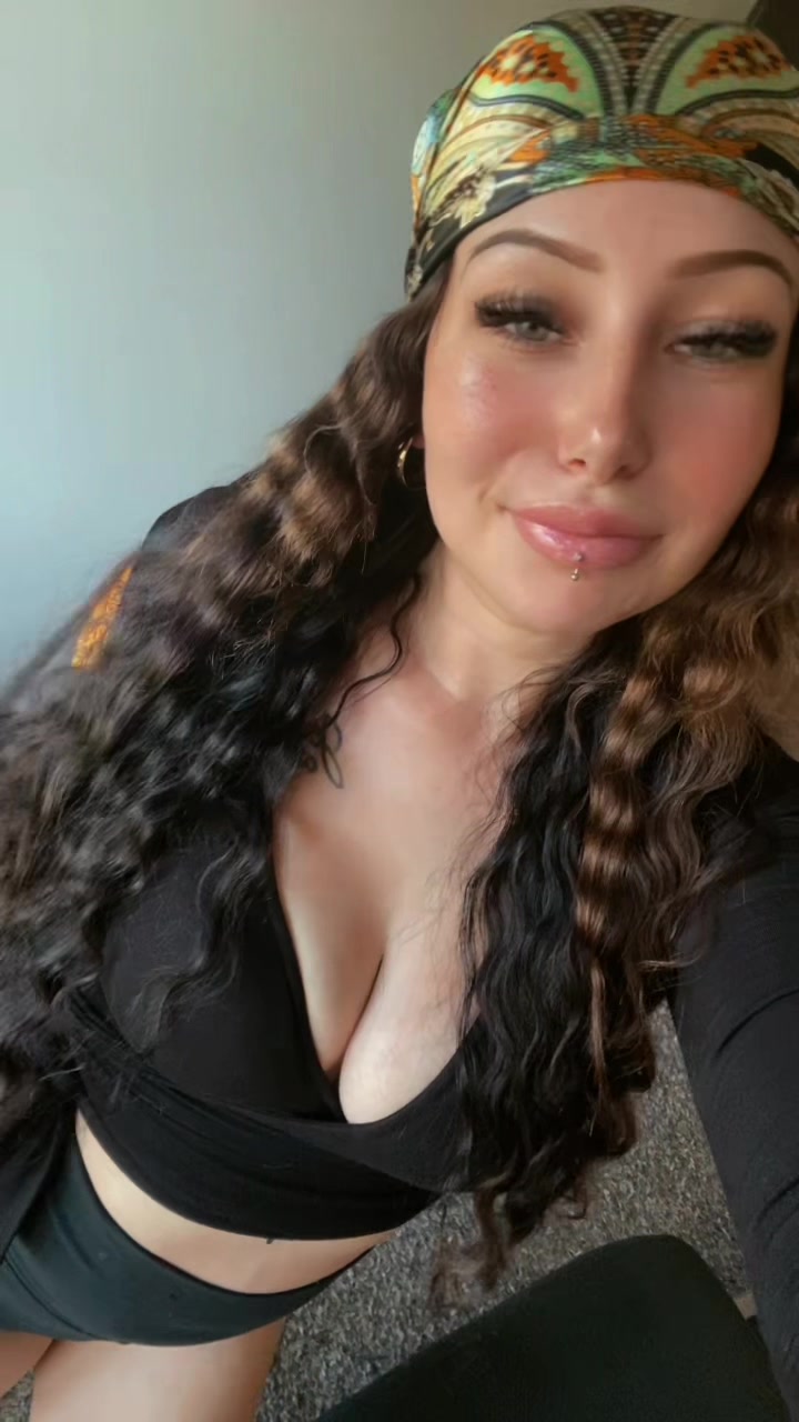 @tayswrld ✨