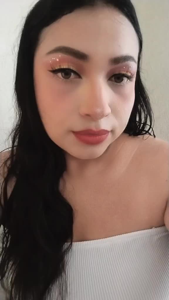 Miss Ary (@miss_ary24) - Urlebird