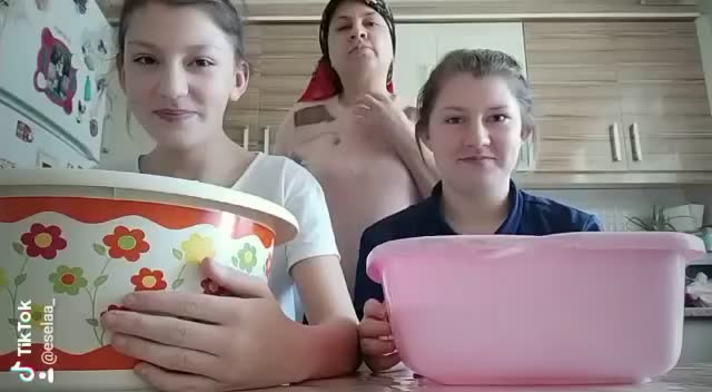 @elanur_