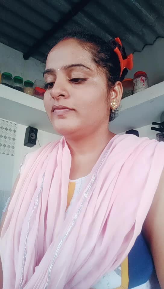 @gayatri besty divya