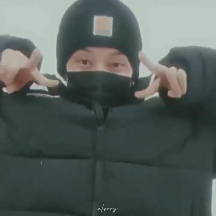 @࿐