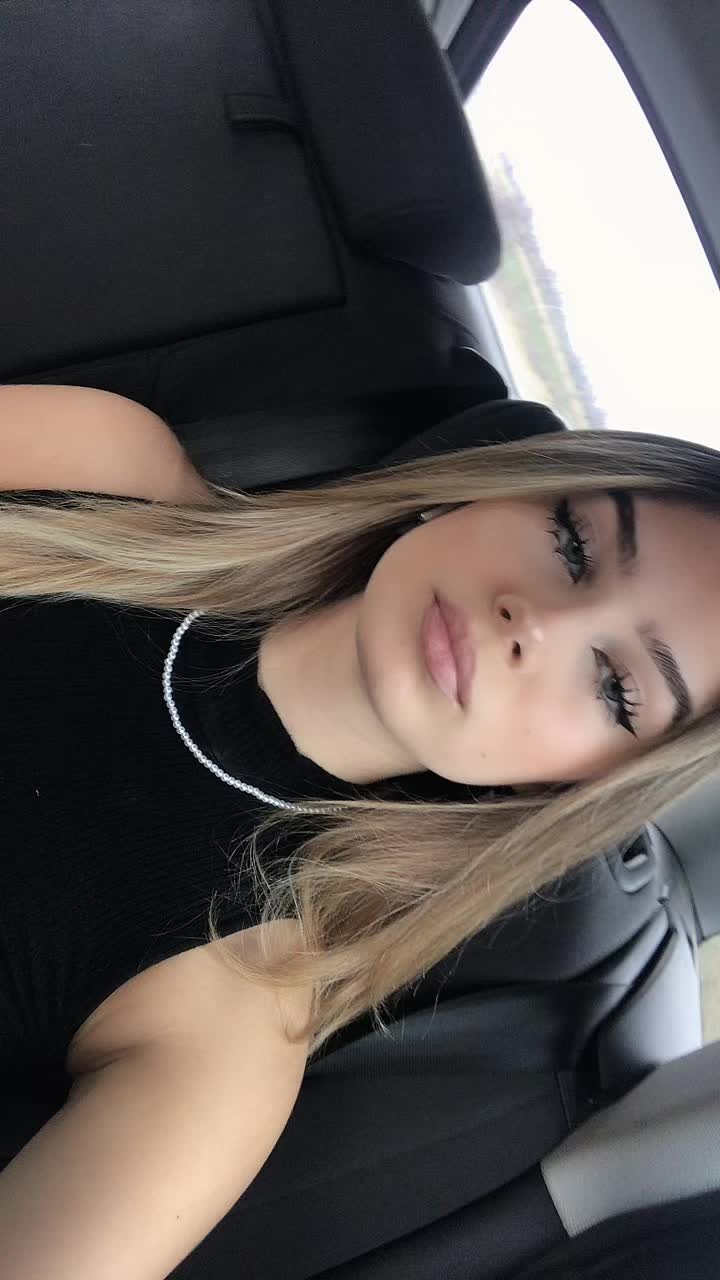 @<33