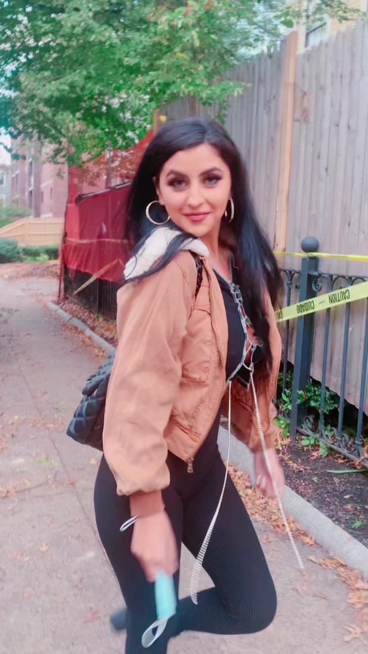 @themodelmari