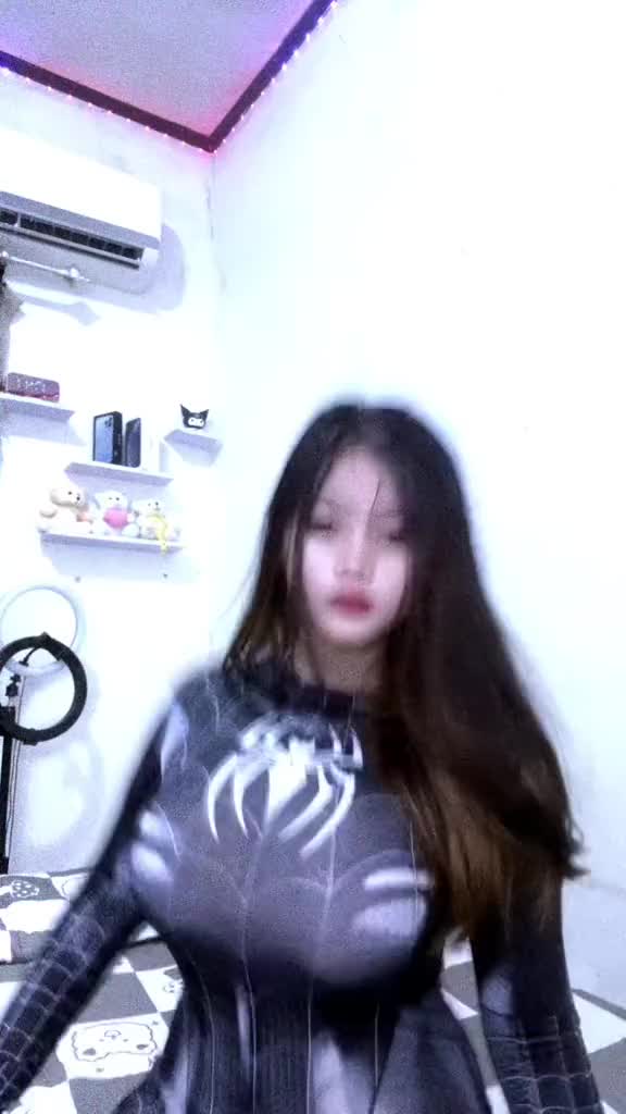 @Cellmeyy?!