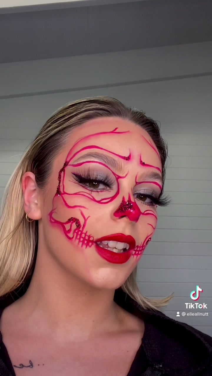 @ellehollingworth