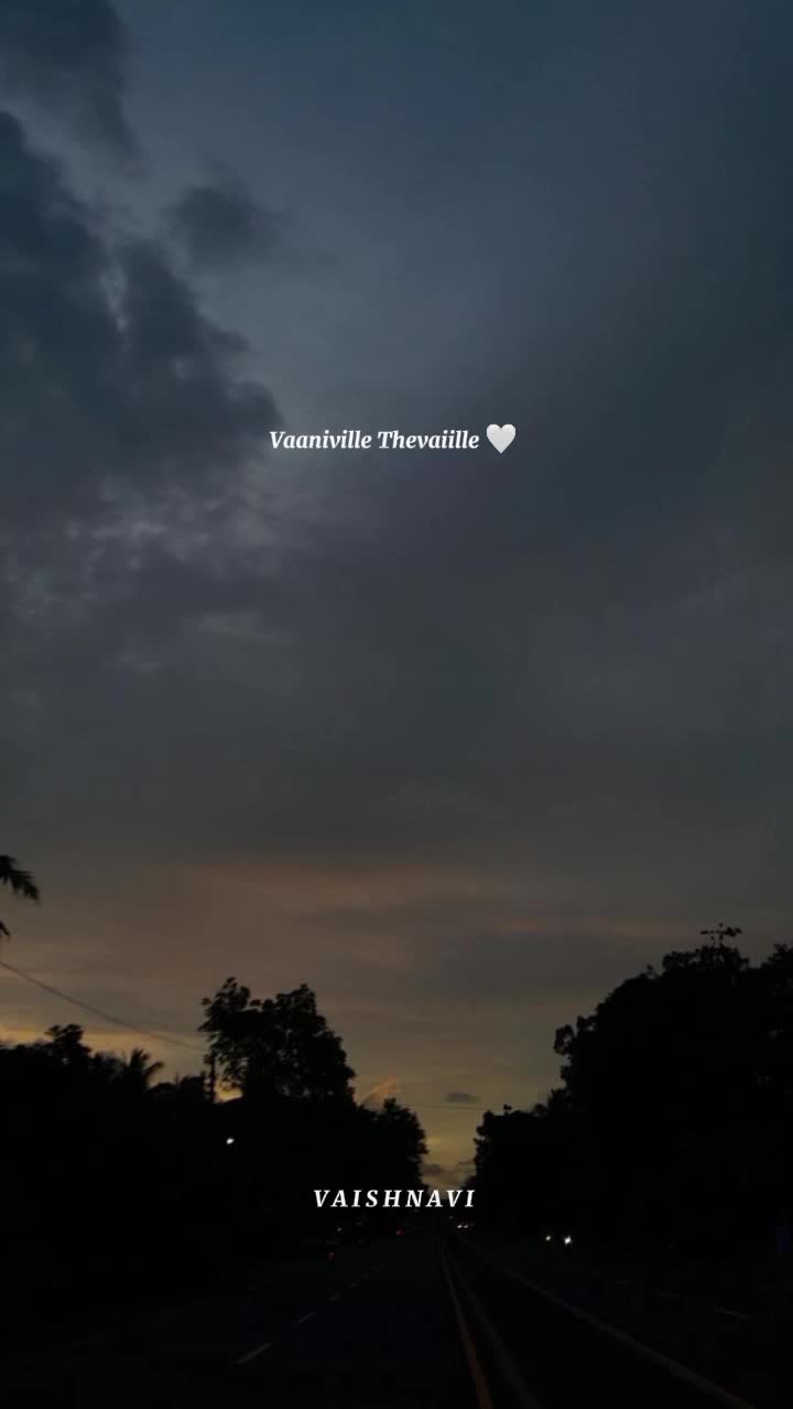 @V A I S H N A V I 🦢.