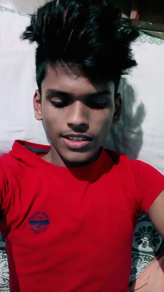 @Nêw🔥TrêñdY_GüY🔥