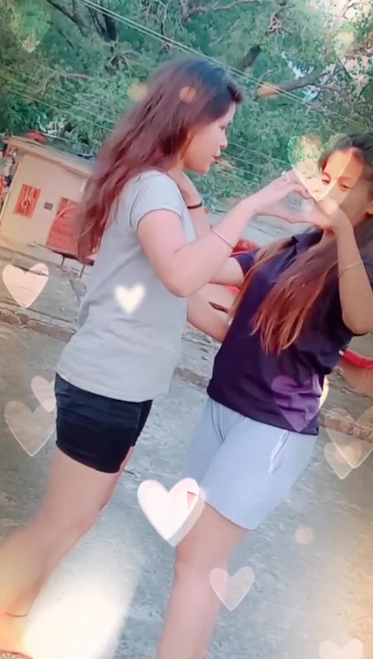 @GarhwAl's queen🔥